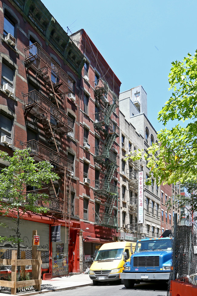 67 Ludlow St in New York, NY - Building Photo - Building Photo