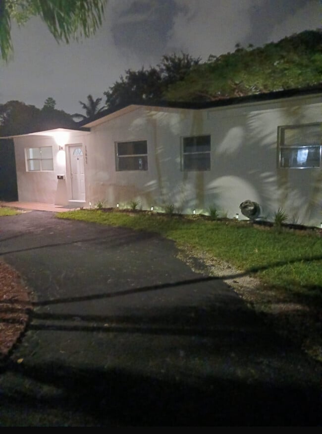 13895 NW 5th Ct in North Miami, FL - Building Photo - Building Photo