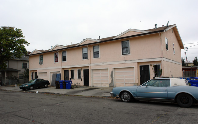 649 16th St in Richmond, CA - Foto de edificio - Building Photo