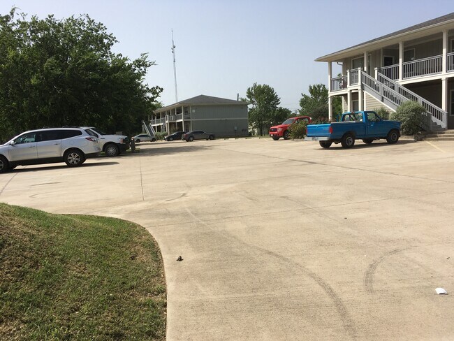 Pecan Grove Apartments in Caldwell, TX - Building Photo - Building Photo