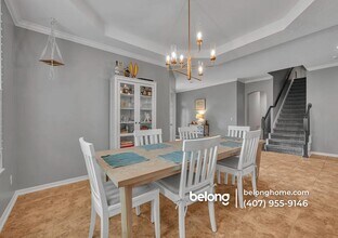 607 E Oakland Ave in Oakland, FL - Foto de edificio - Building Photo