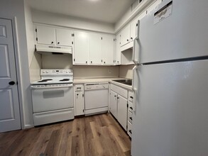 2119 Electric Rd in Cave Spring, VA - Building Photo - Building Photo