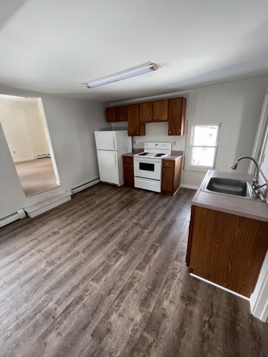 24 W Main St-Unit -C in Cambridge, NY - Building Photo