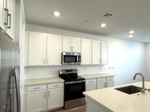 1435 Song Lark Ln in Las Vegas, NV - Building Photo - Building Photo