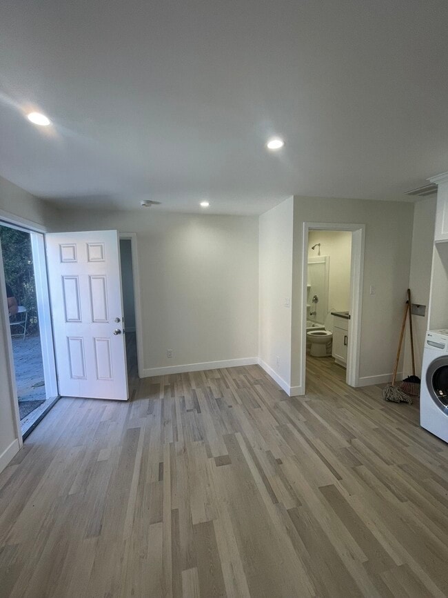 1222 W Martin Luther King Jr Blvd, Unit 3-4 in Los Angeles, CA - Building Photo - Building Photo