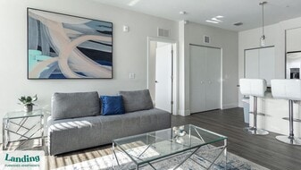 4950 W Prescott St in Tampa, FL - Building Photo