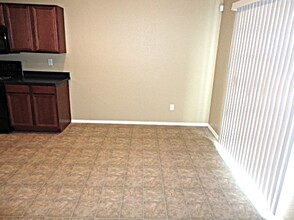 606 Chapman Dr in Lancaster, TX - Building Photo - Building Photo