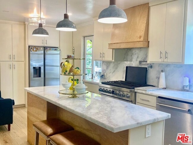 property at 11323 Mississippi Ave