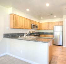 Carmel Woods Apartments in Modesto, CA - Building Photo