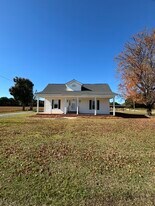 2314 Hannah Creek Rd in Four Oaks, NC - Building Photo