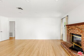 5131 Don Pio Dr in Los Angeles, CA - Building Photo - Building Photo