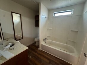 91 NE Darrell Ave in Winston, OR - Building Photo - Building Photo