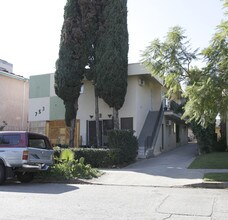 753 North Hudson Ave in Los Angeles, CA - Building Photo - Building Photo