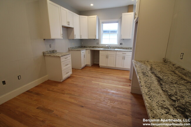 2 Islington Ter in Boston, MA - Building Photo - Building Photo