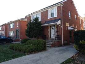 2392 Warrensville Center Rd in University Heights, OH - Building Photo