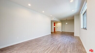 1545 S Bentley Ave in Los Angeles, CA - Building Photo - Building Photo