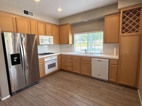 8392 E Truckee Way in Anaheim, CA - Building Photo - Building Photo