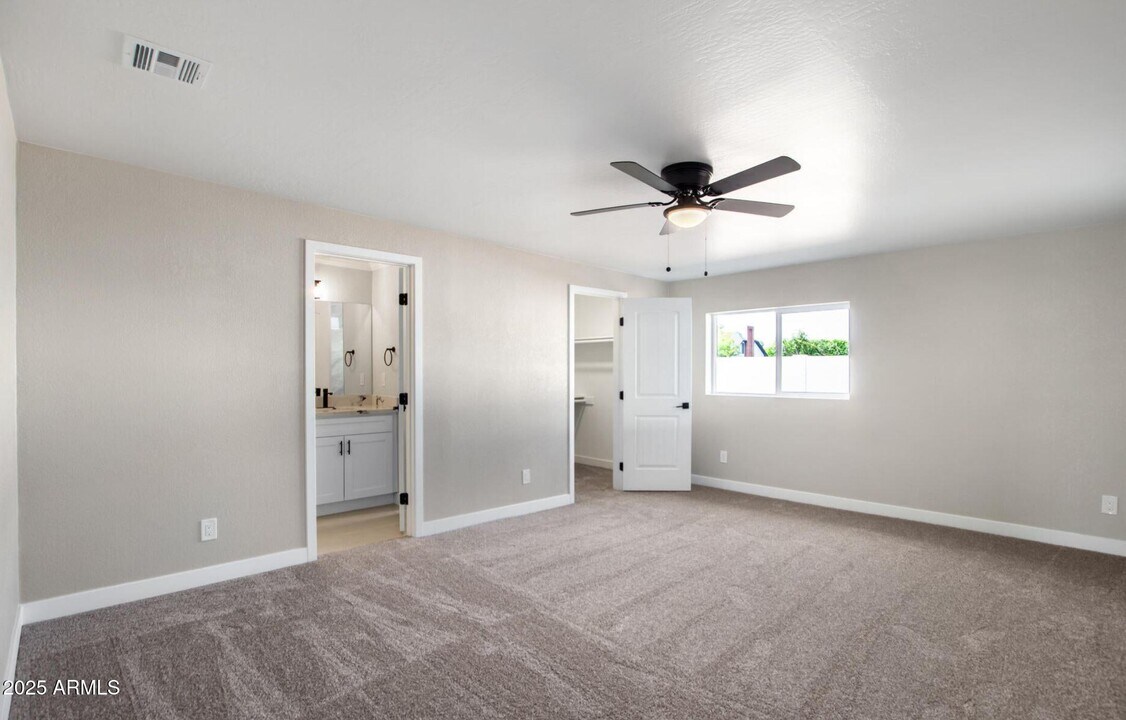 4402 E Mitchell Dr in Phoenix, AZ - Building Photo