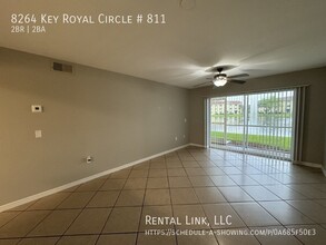 8264 Key Royal Cir in Naples, FL - Building Photo - Building Photo