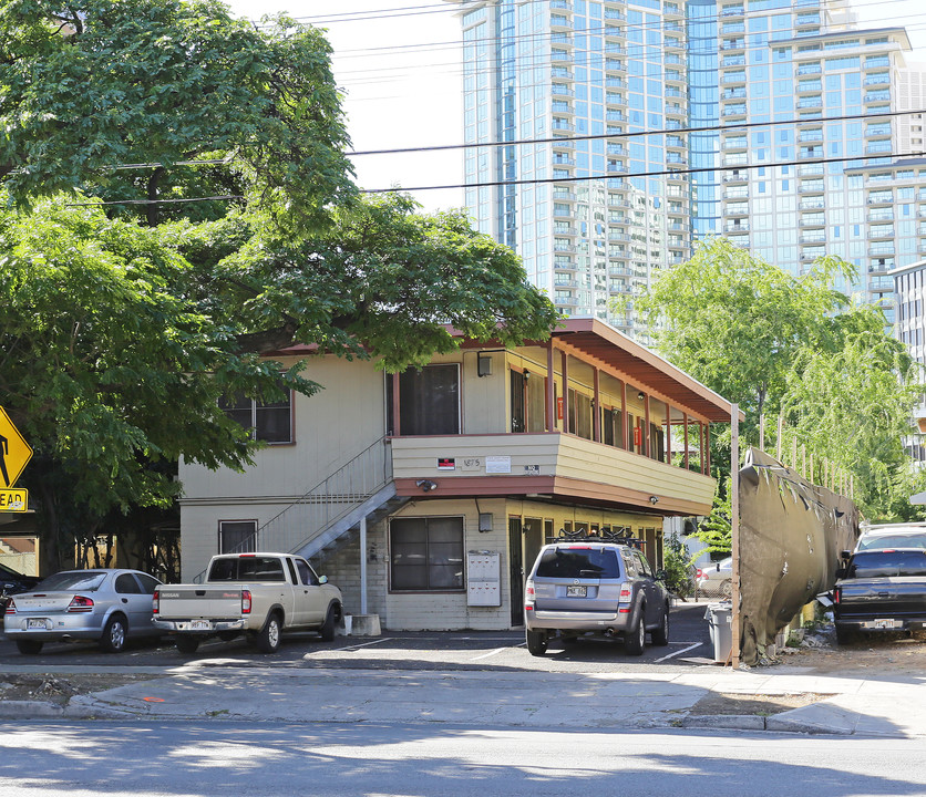 1875 KAPIOLANI Blvd in Honolulu, HI - Building Photo