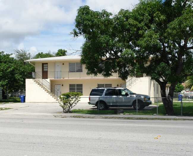 401-407 NW 95th St in Miami, FL - Building Photo - Building Photo