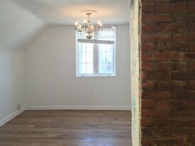 2099 Dufferin St in Toronto, ON - Building Photo