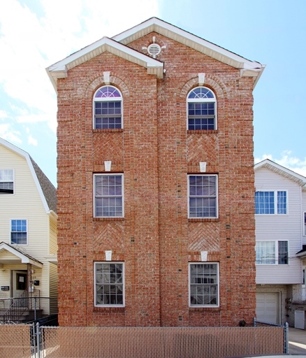 1028 E Grand Street in Elizabeth, NJ - Building Photo - Building Photo