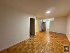 Fourth Avenue in New York, NY - Building Photo - Building Photo