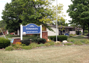 Foxhaven in Canton, OH - Foto de edificio - Building Photo