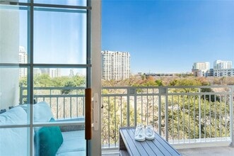 3225 Turtle Creek Blvd in Dallas, TX - Building Photo - Building Photo