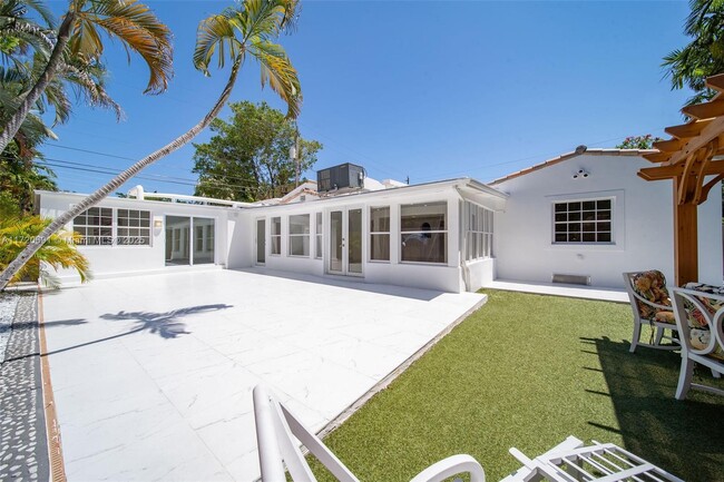 property at 427 W 45th St