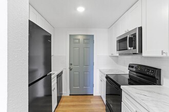 1407 W Marina Dr in Moses Lake, WA - Building Photo - Building Photo