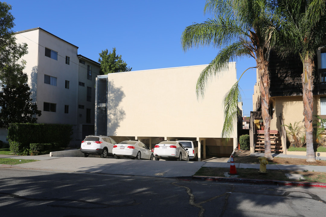 221 N Belmont St in Glendale, CA - Building Photo