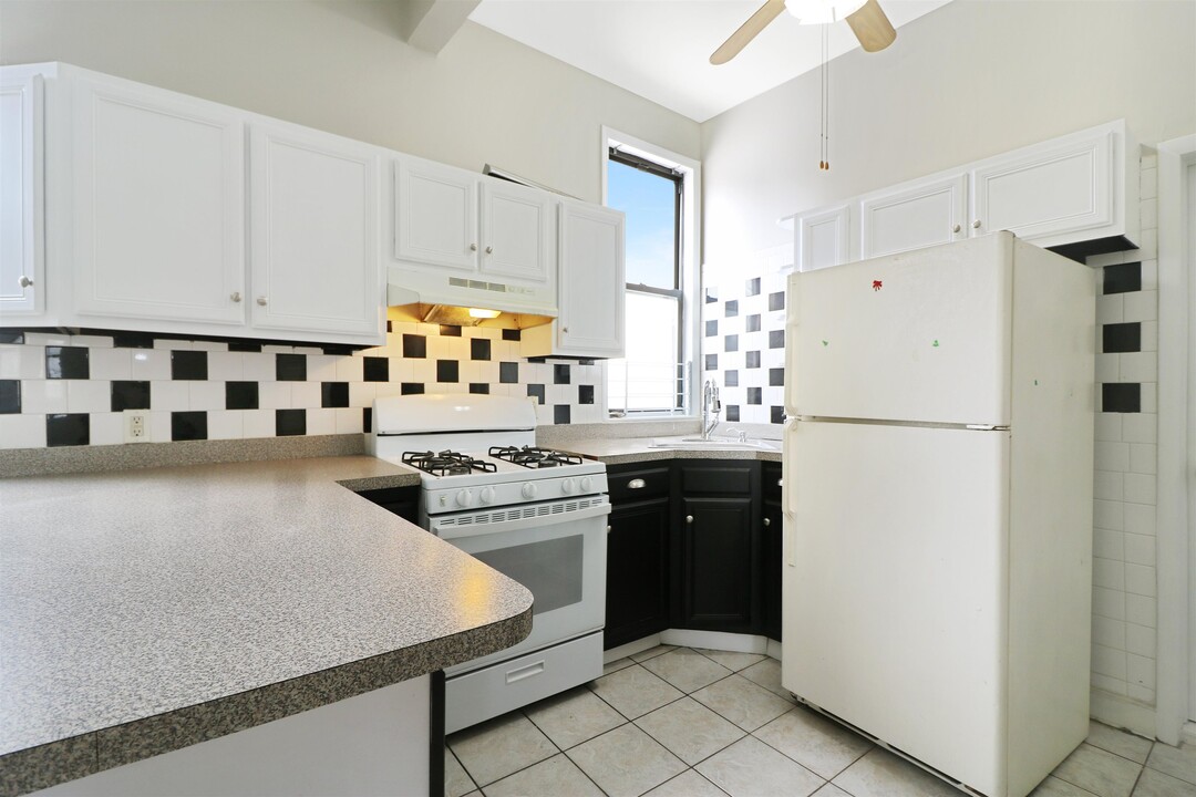6011 Park Ave in West New York, NJ - Building Photo