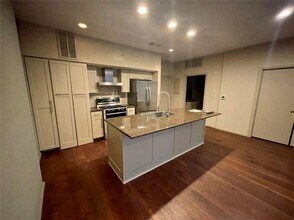 1600 Barton Springs Rd in Austin, TX - Building Photo - Building Photo