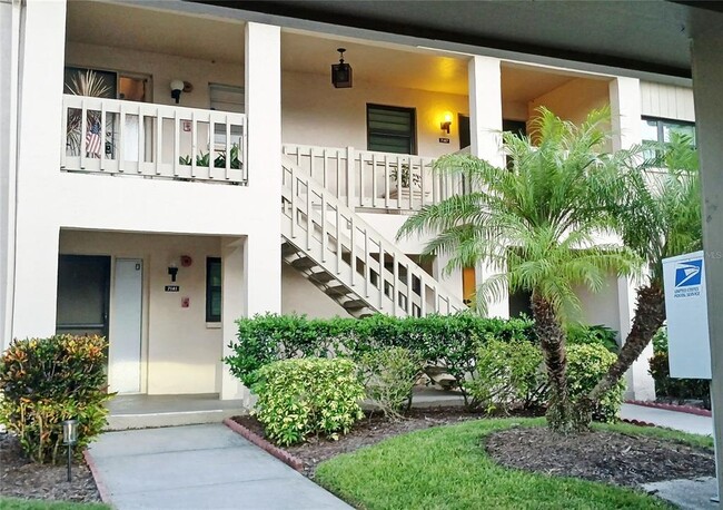 7143 Wood Creek Dr in Sarasota, FL - Building Photo - Building Photo