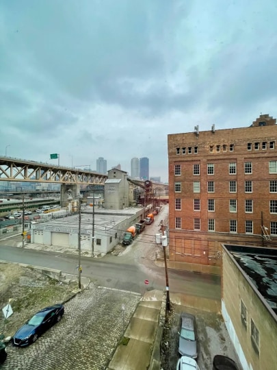 301 E Carson St, Unit #1 in Pittsburgh, PA - Building Photo - Building Photo
