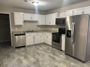 970 Lisa Ave in Fayetteville, NC - Building Photo - Building Photo