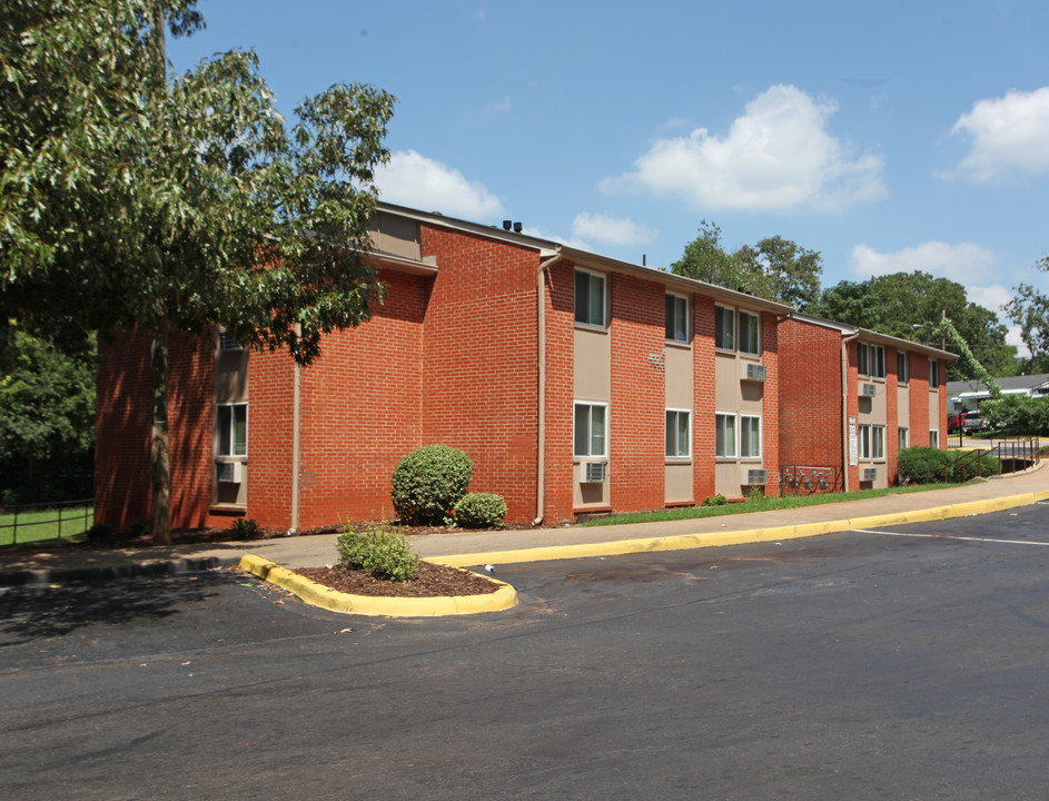 Forest Hills Village in Birmingham, AL - Foto de edificio