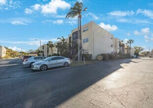 11485 Oakhurst Rd in Largo, FL - Building Photo - Building Photo
