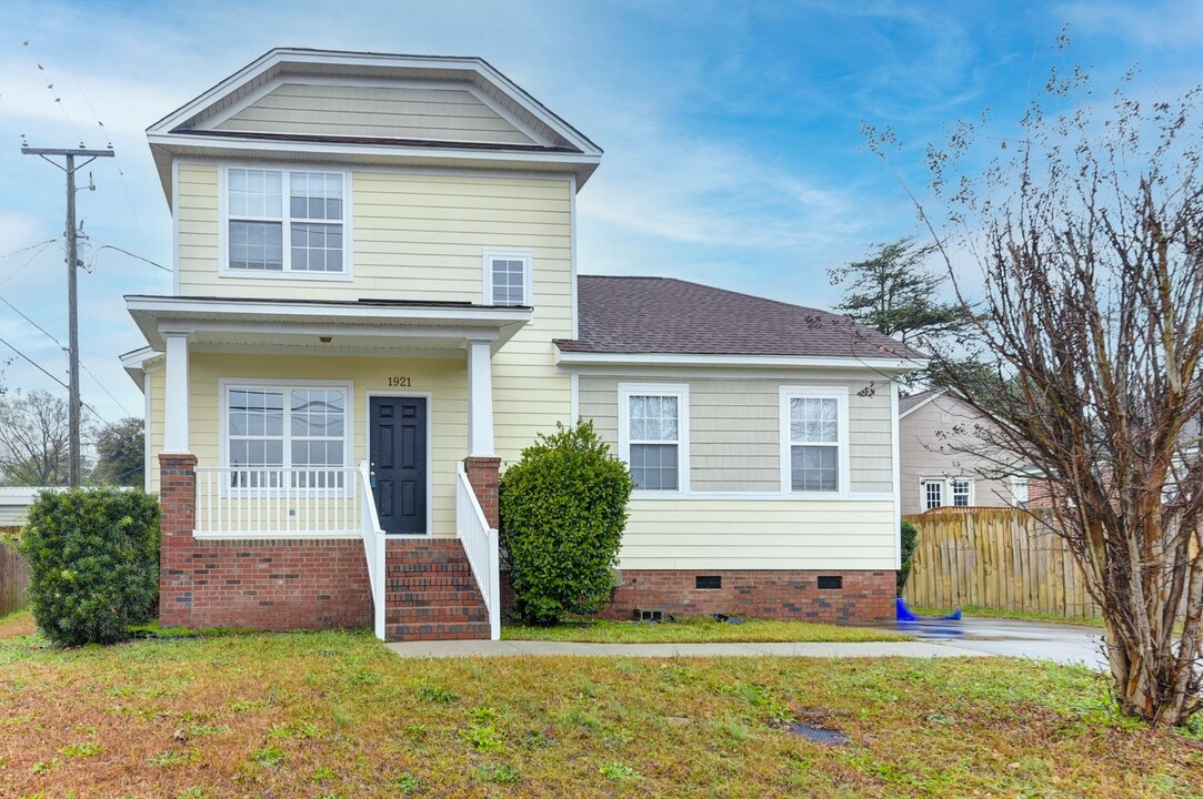 1921 Kennedy St in Columbia, SC - Building Photo