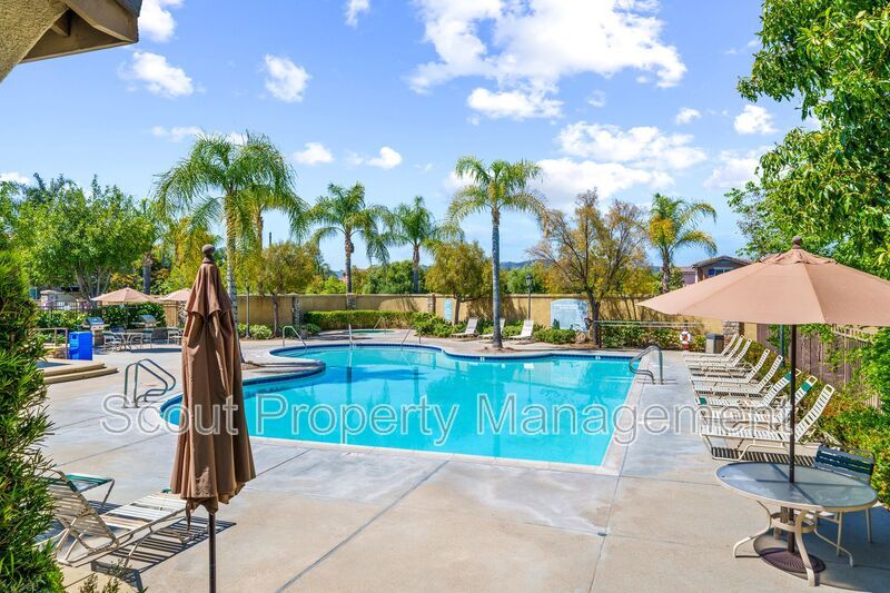 26326 Arboretum Way in Murrieta, CA - Building Photo