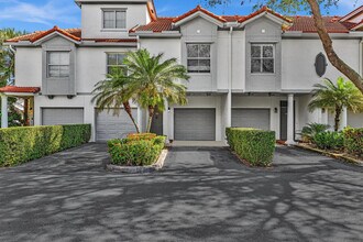 2022 Alta Meadows Ln in Delray Beach, FL - Building Photo - Building Photo