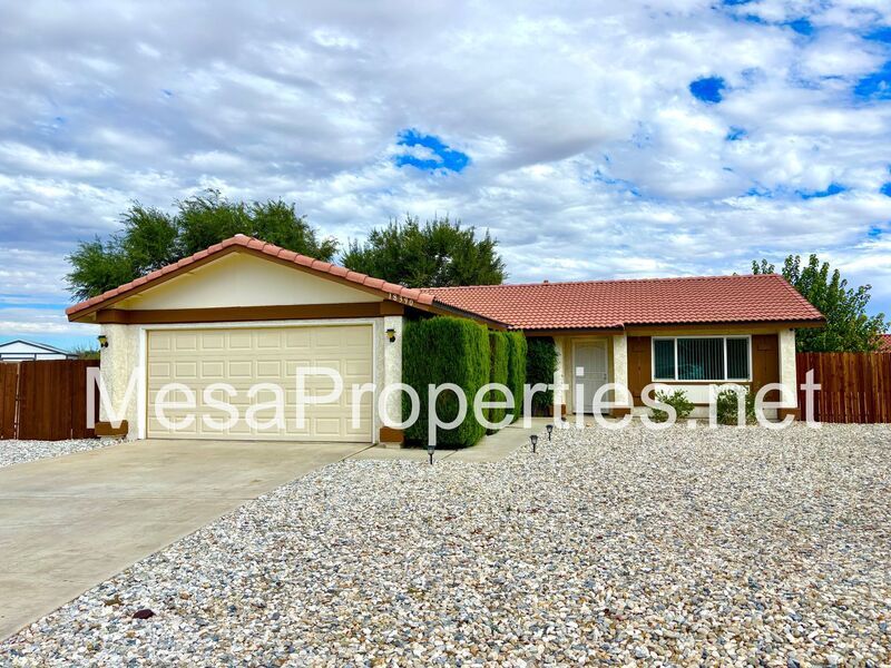18390 Mead Ln in Victorville, CA - Building Photo