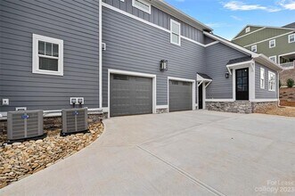 805 Naples Dr, Unit A in Davidson, NC - Building Photo - Building Photo