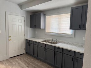 3291 Burlingame St in Detroit, MI - Building Photo - Building Photo