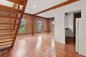 100-102 Main St in Gloucester, MA - Foto de edificio - Building Photo