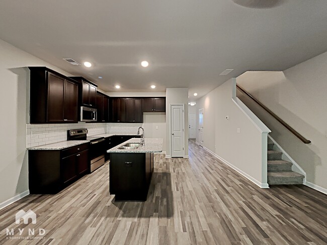 4940 Lower Elm St in Atlanta, GA - Building Photo - Building Photo