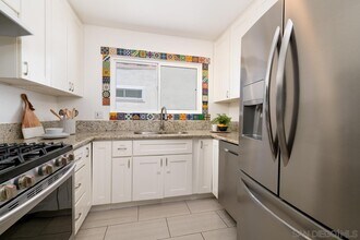 2738 Erie St, Unit 3-2 with garage in San Diego, CA - Foto de edificio - Building Photo