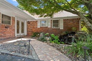 20 Magnolia Ave in Shalimar, FL - Building Photo